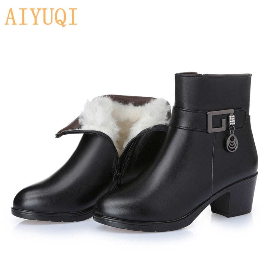 Genuine Leather Women Boots  Winter Thick Wool Lined Genuine Leather Women Snow Boots Large Size Women Winter Shoes