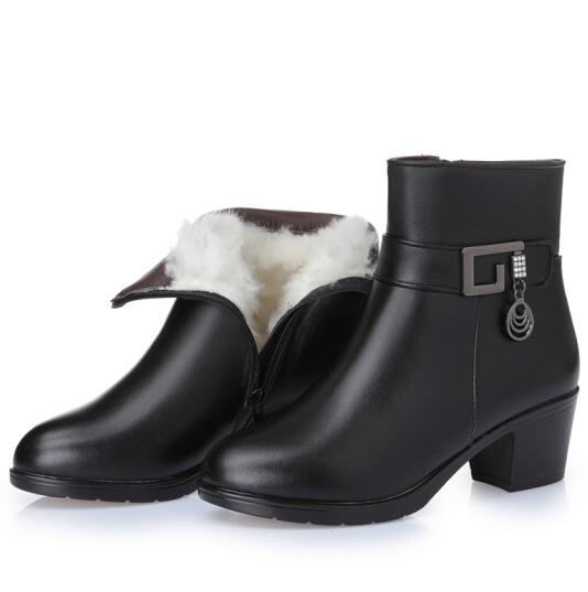 Genuine Leather Women Boots  Winter Thick Wool Lined Genuine Leather Women Snow Boots Large Size Women Winter Shoes